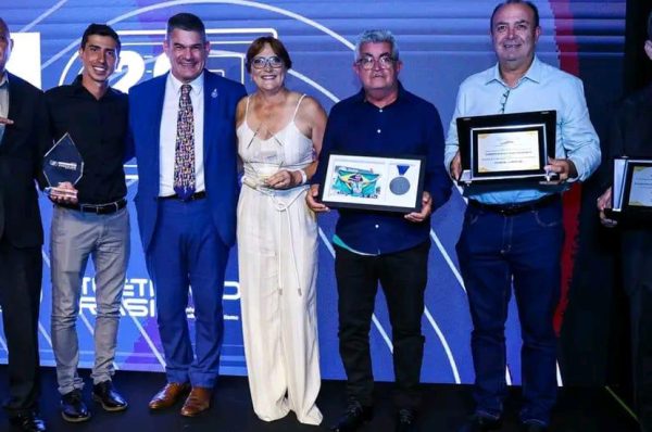 Gianetti e Caio Bonfim são premiados em São Paulo