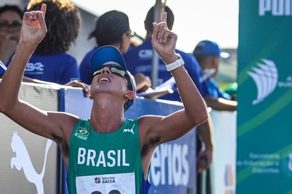 Caio Bonfim marcha bem em Podebrady